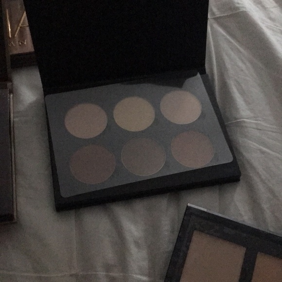 Make up - Picture 5 of 5